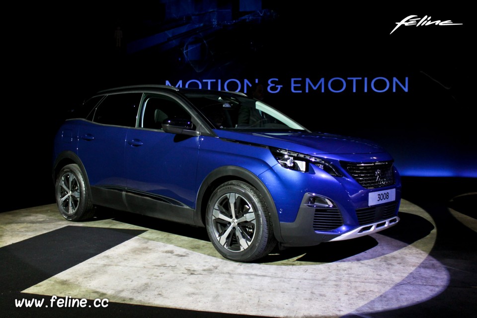 Photo nouvelle Peugeot 3008 II Bleu Magnetic - Présentation off