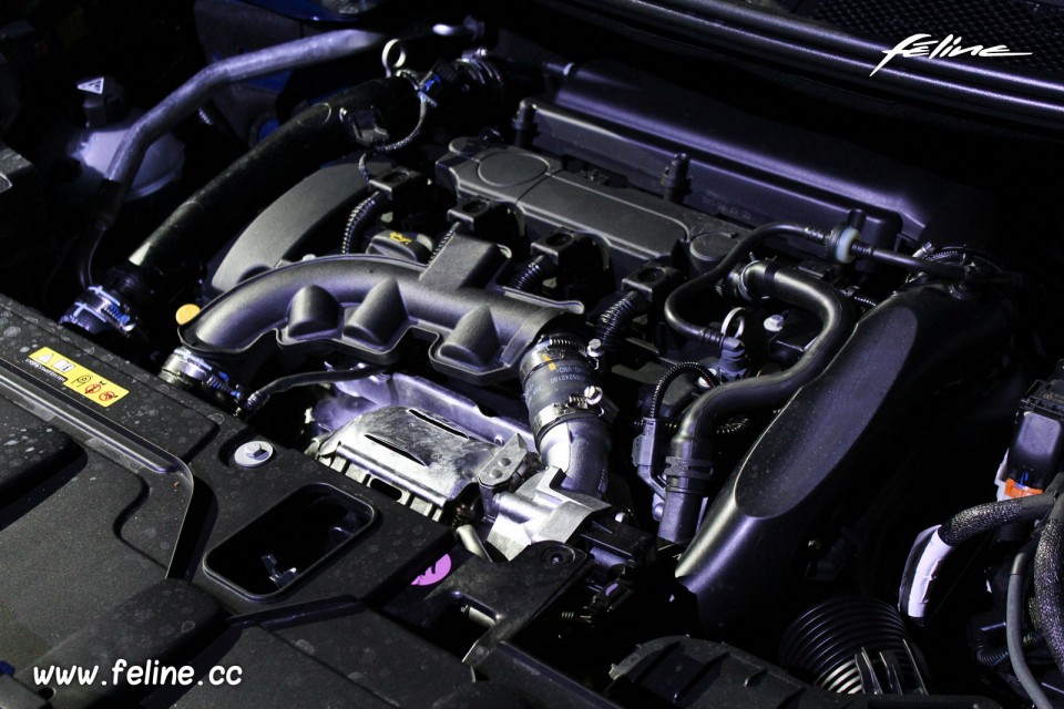 Photo moteur essence 1.6 THP 165 Peugeot 3008 II - Présentation