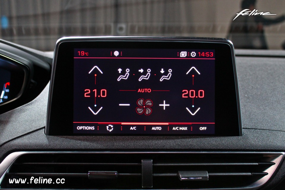 Photo climatisation auto écran tactile i-Cockpit Peugeot 3008 I