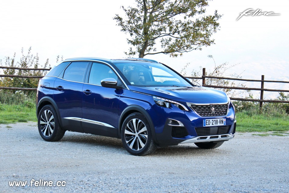 Photo 3/4 avant nouvelle Peugeot 3008 GT II Bleu Magnetic (2016)