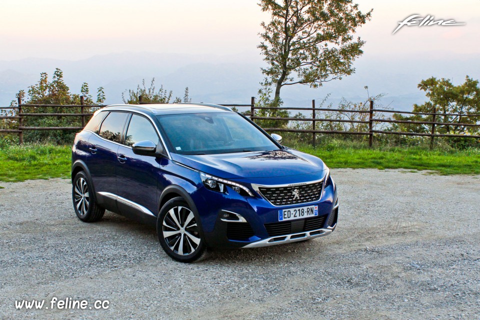 Photo 3/4 avant Peugeot 3008 GT II Bleu Magnetic (2016)