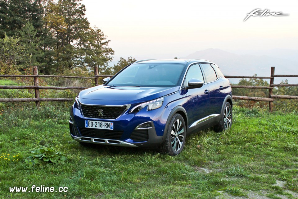 Photo 3/4 avant Peugeot 3008 GT II Bleu Magnetic (2016)