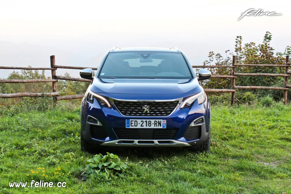 Photo face avant Peugeot 3008 GT II Bleu Magnetic (2016)