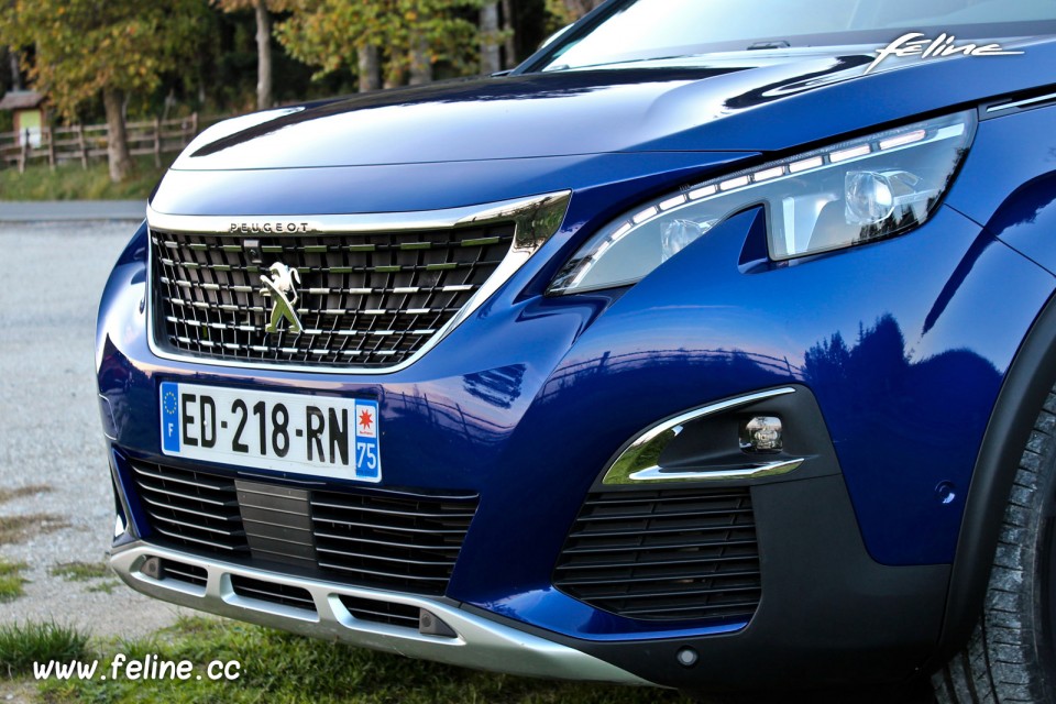 Photo bouclier avant Peugeot 3008 II (2016)