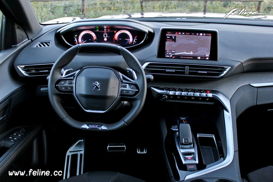 Photo poste de conduite Peugeot i-Cockpit 3008 GT II (2016)