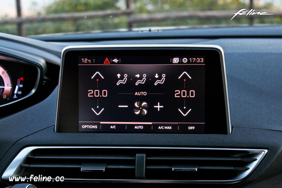 Photo climatisation écran tactile Peugeot 3008 II (2016)