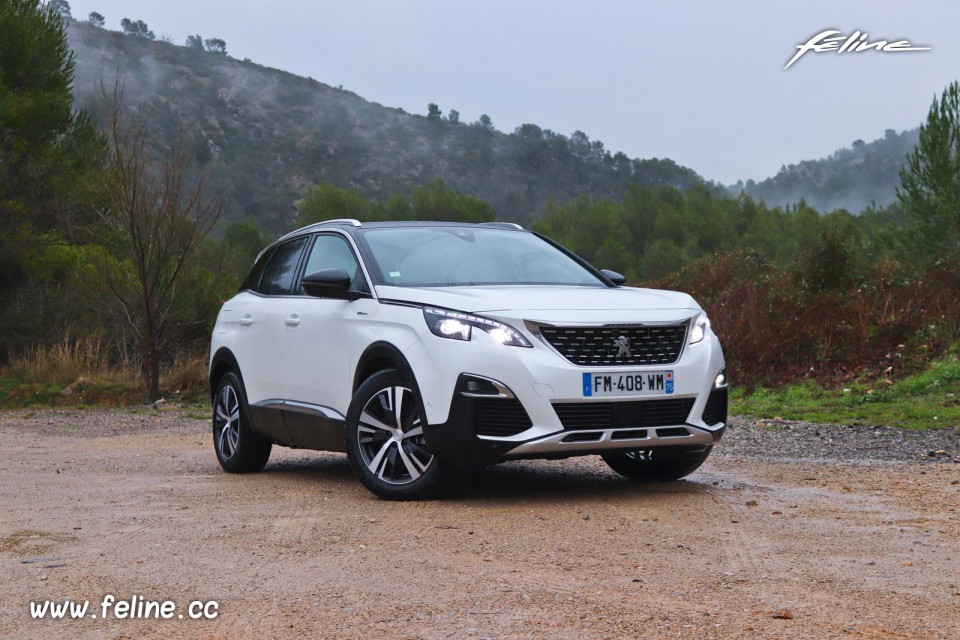 Photo 3/4 avant Peugeot 3008 II GT HYbrid4 300 (2020)