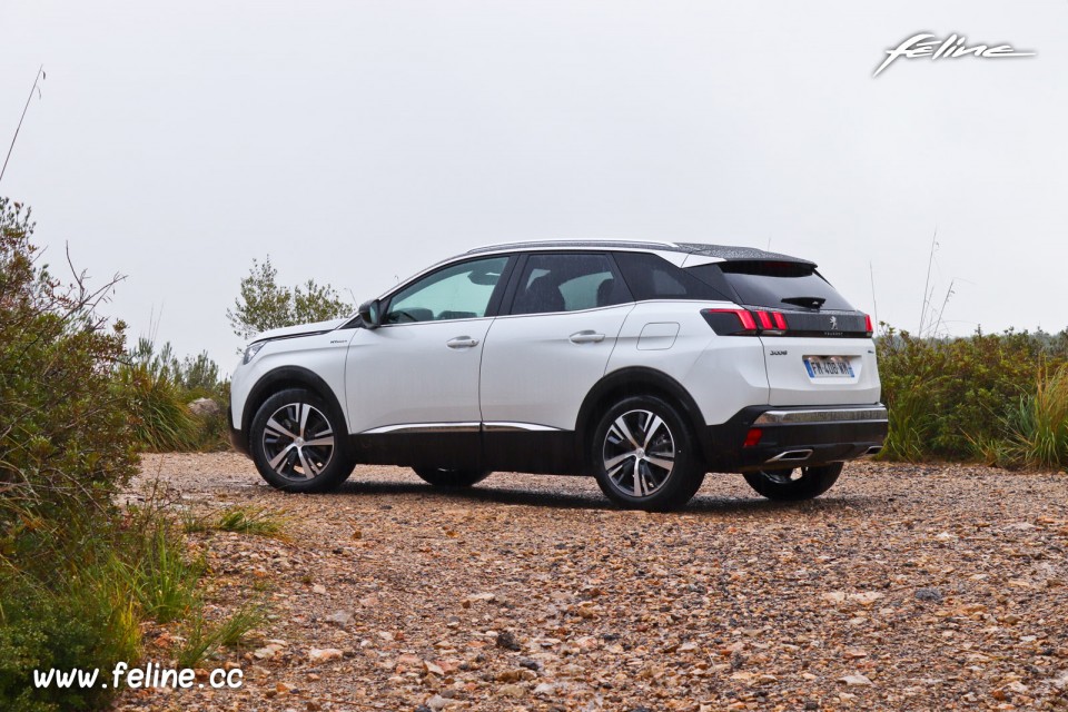 Photo Peugeot 3008 II GT HYbrid4 300 (2020)