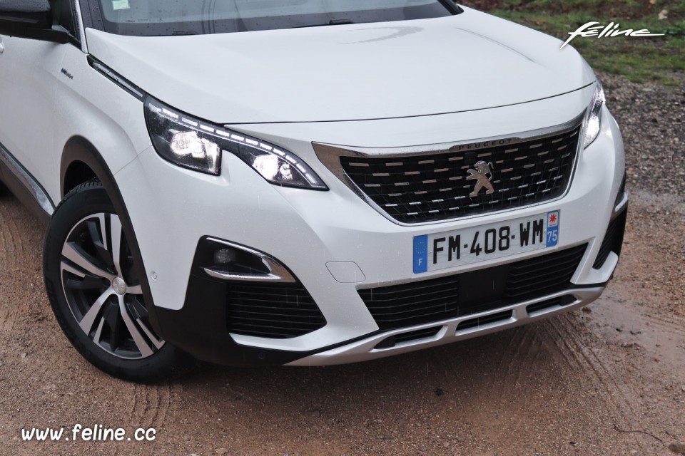 Photo bouclier avant Peugeot 3008 II GT HYbrid4 300 (2020)