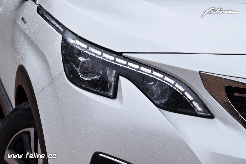 Photo phare avant Full LED Peugeot 3008 II GT HYbrid4 300 (2020)
