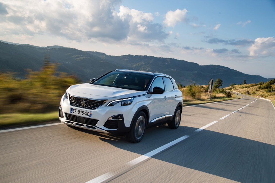 Photo 3/4 avant Peugeot 3008 II GT Line Blanc Nacré - Essais pr