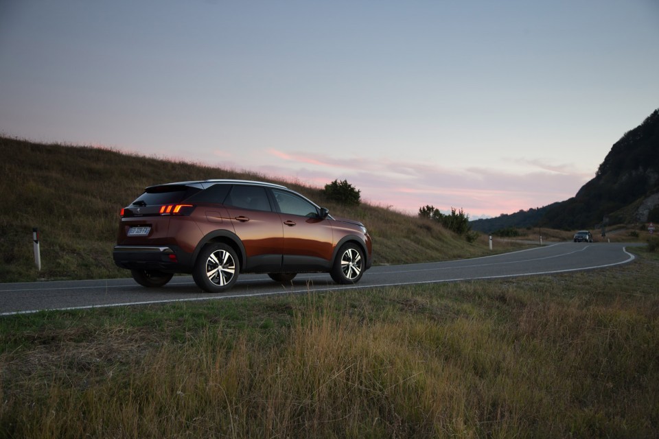 Photo Peugeot 3008 II Allure Metallic Copper - Essais presse 201