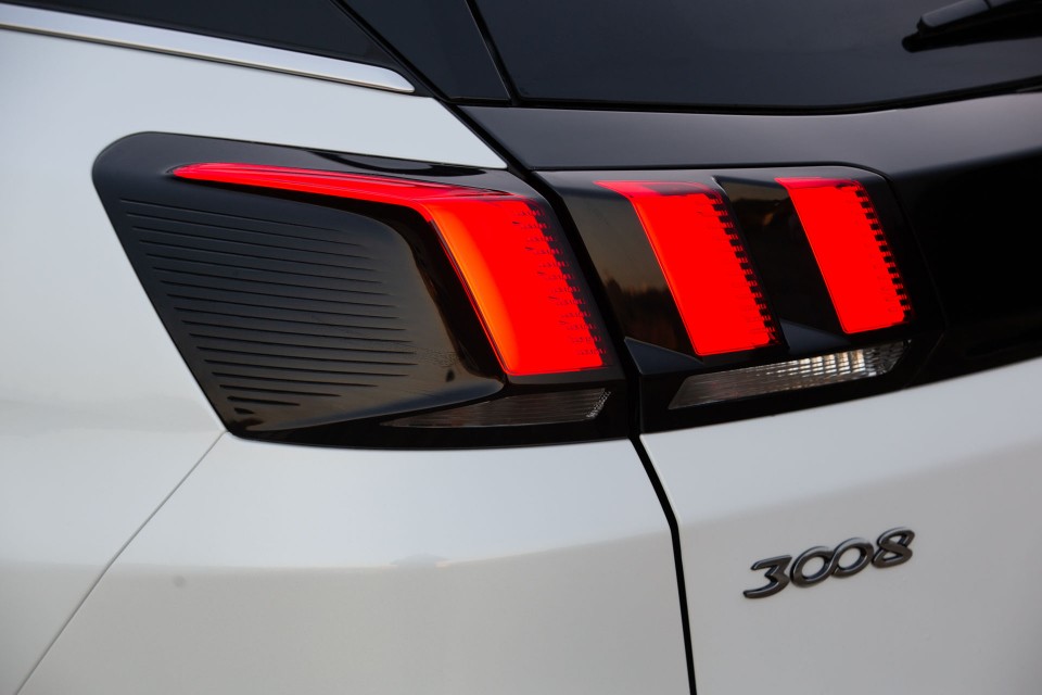 Photo Peugeot 3008 II GT HYbrid Blanc Nacré - Essais presse 202