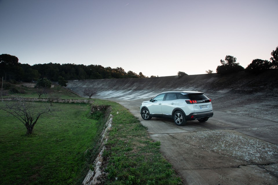 Photo Peugeot 3008 II GT HYbrid Blanc Nacré - Essais presse 202