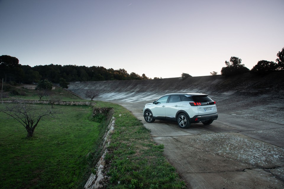 Photo Peugeot 3008 II GT HYbrid Blanc Nacré - Essais presse 202