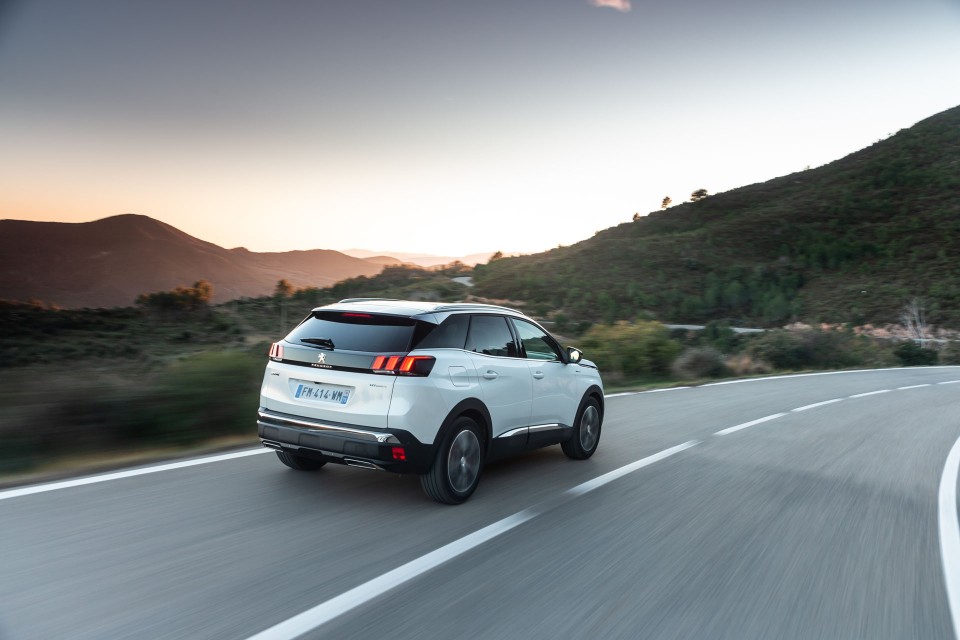 Photo Peugeot 3008 II GT HYbrid Blanc Nacré - Essais presse 202