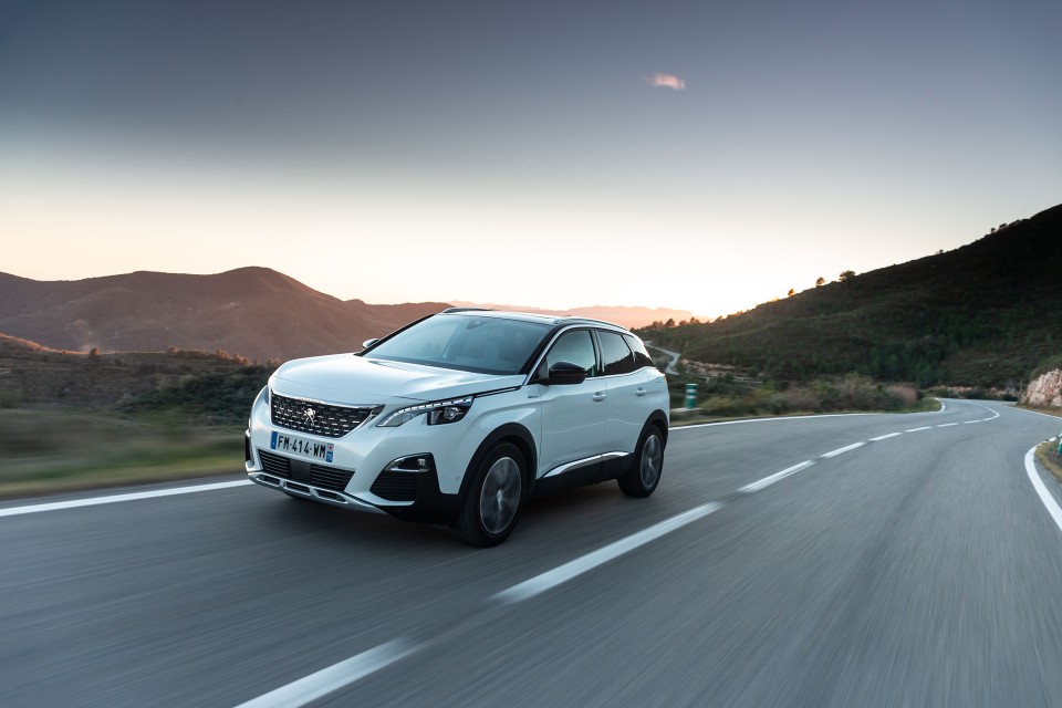 Photo Peugeot 3008 II GT HYbrid Blanc Nacré - Essais presse 202