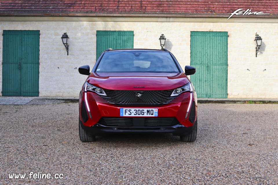 Photo face avant Peugeot 3008 II restylée GT PureTech 180 (2020