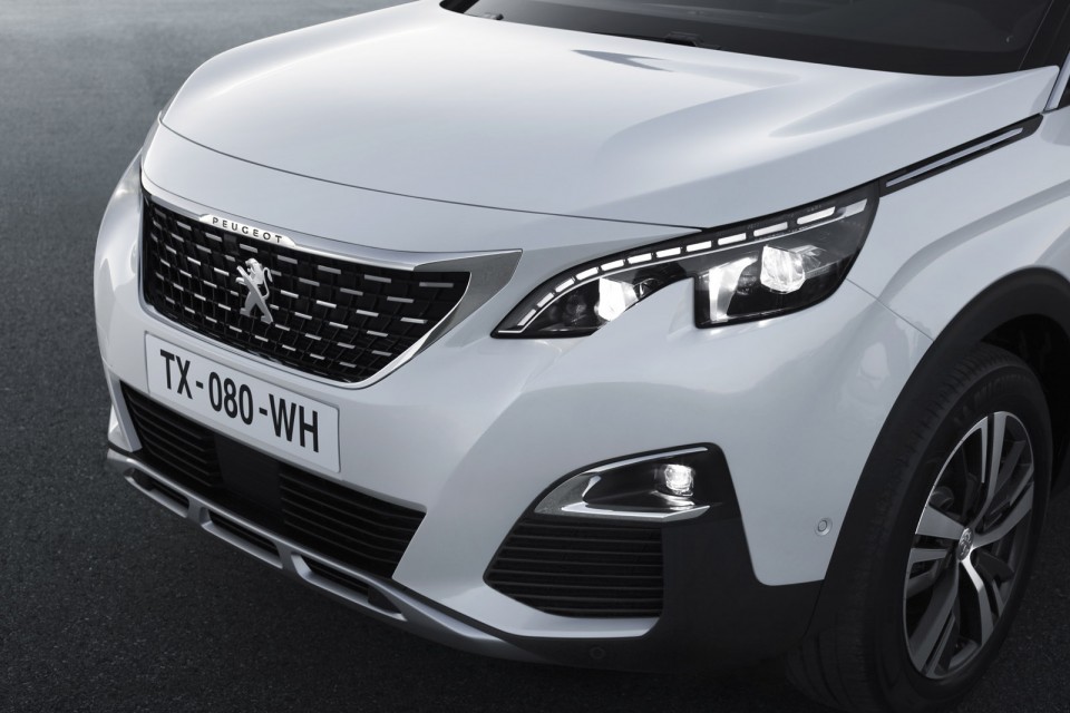 Photo bouclier avant Peugeot 3008 GT Line (2016)