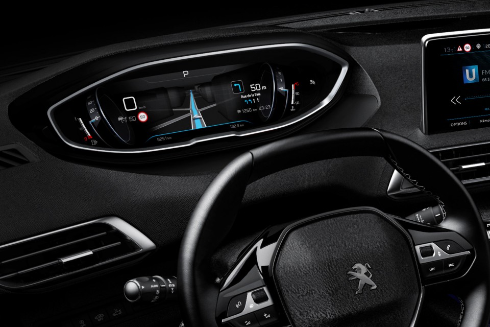 Photo combiné Peugeot i-Cockpit - Peugeot 3008 II (2016)