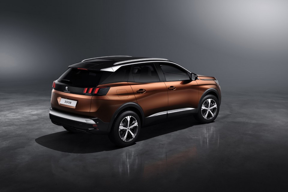 Photo officielle 3/4 arrière Peugeot 3008 II (2016)