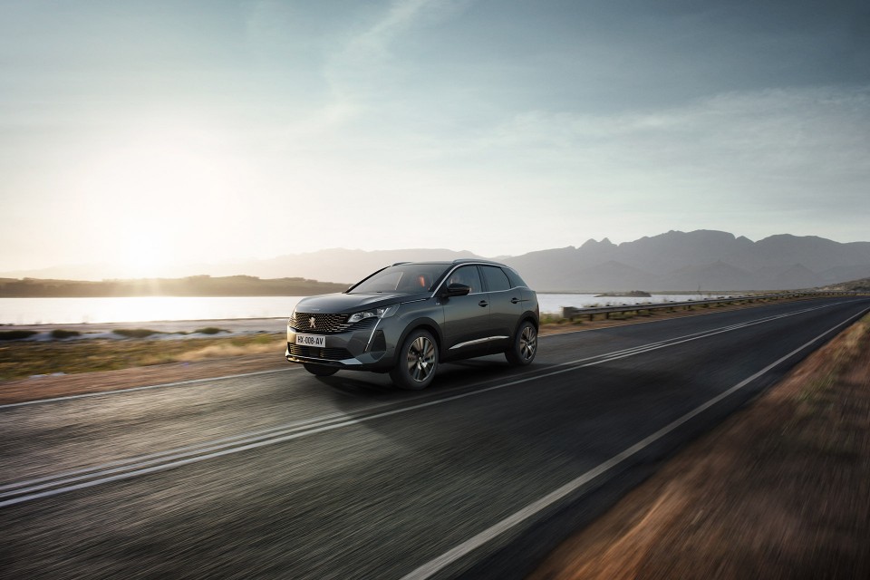 Photo dynamique Peugeot 3008 II restylée (2020)