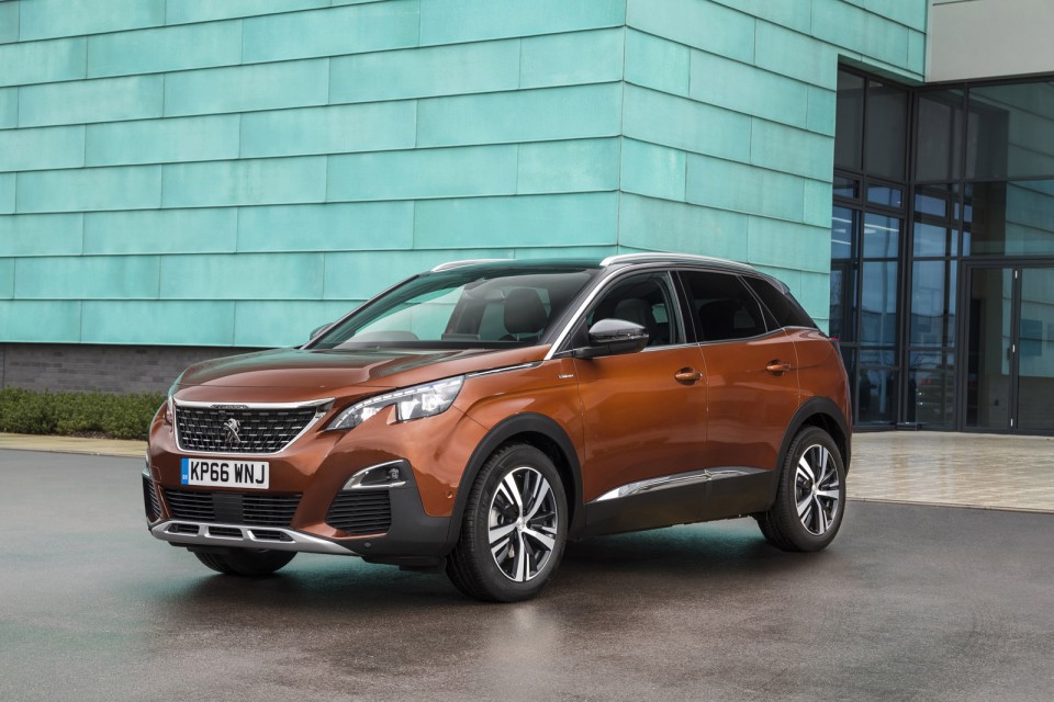 Photo officielle Peugeot 3008 II GT Line Metallic Copper (UK)