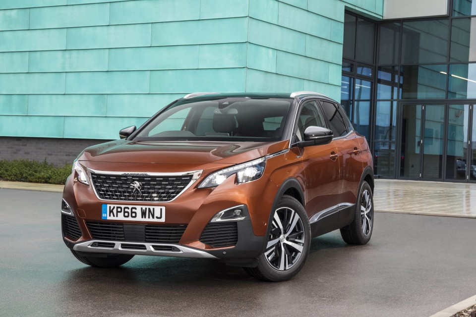 Photo officielle Peugeot 3008 II GT Line Metallic Copper (UK)