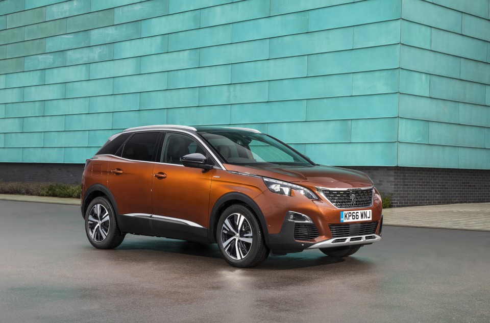 Photo officielle Peugeot 3008 II GT Line Metallic Copper (UK)