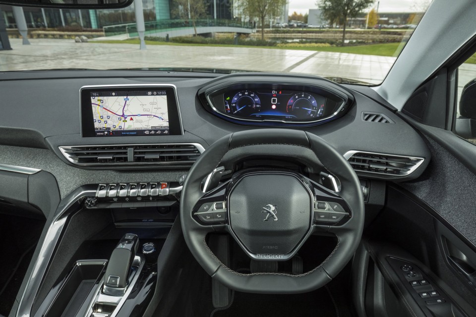 Photo intérieur Peugeot 3008 II Allure (UK)