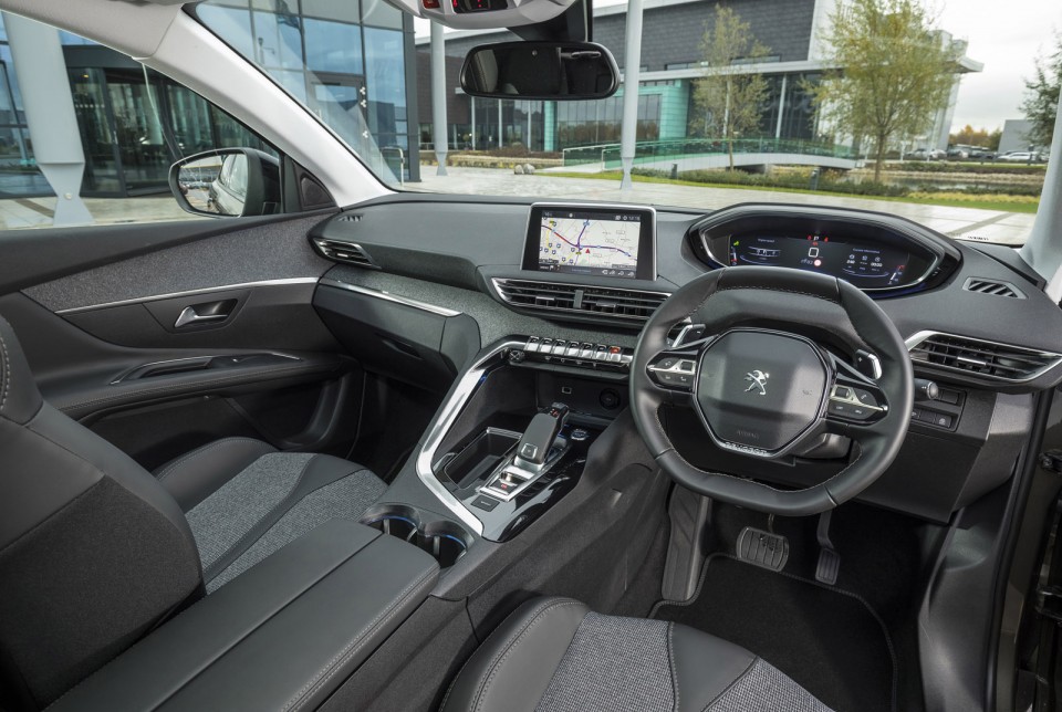 Photo intérieur Piedimonte Peugeot 3008 II Allure (UK)