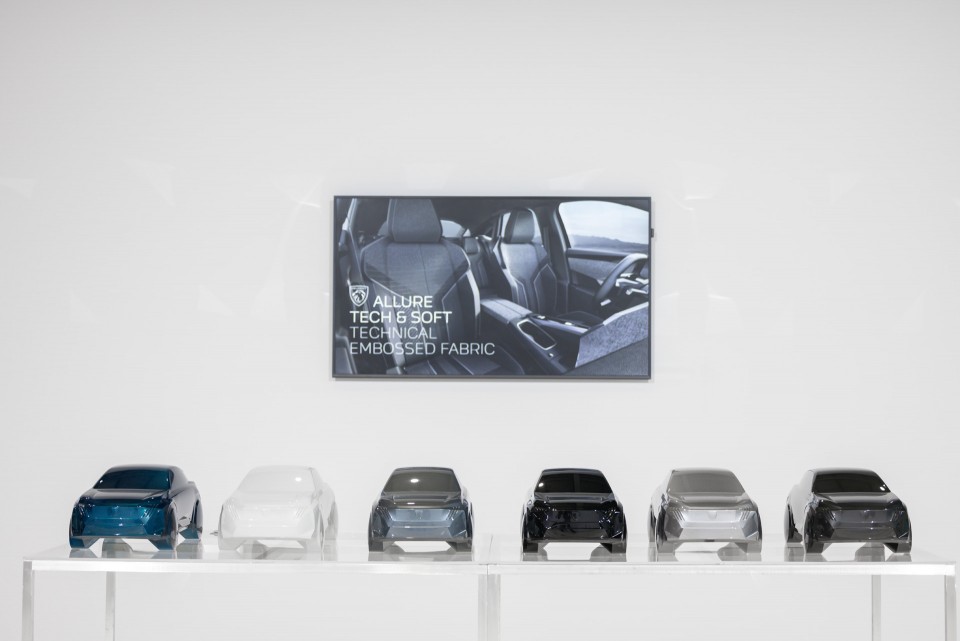 Photo teintes Peugeot e-3008 III - Présentation officielle (2023)