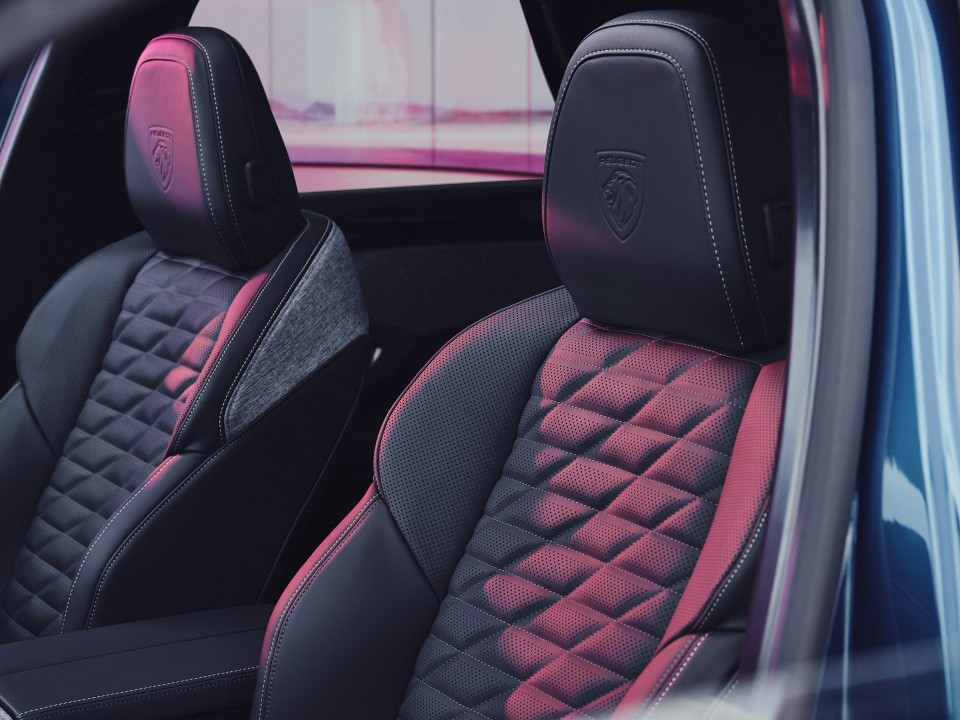 Photo sièges avant cuir noir Peugeot 3008 III (2023)