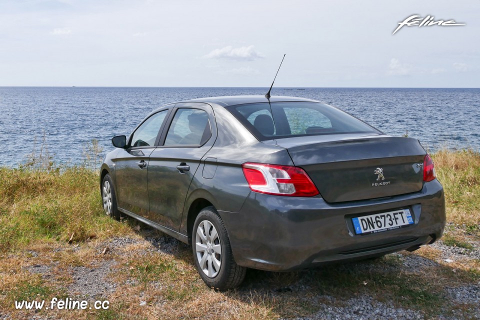 Photo 3/4 arrière Peugeot 301 Active 1.6 HDi 92 (2016)