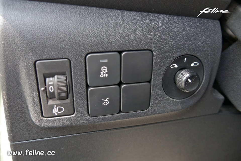 Photo boutons de planche de bord Peugeot 301 Active 1.6 HDi 92 (