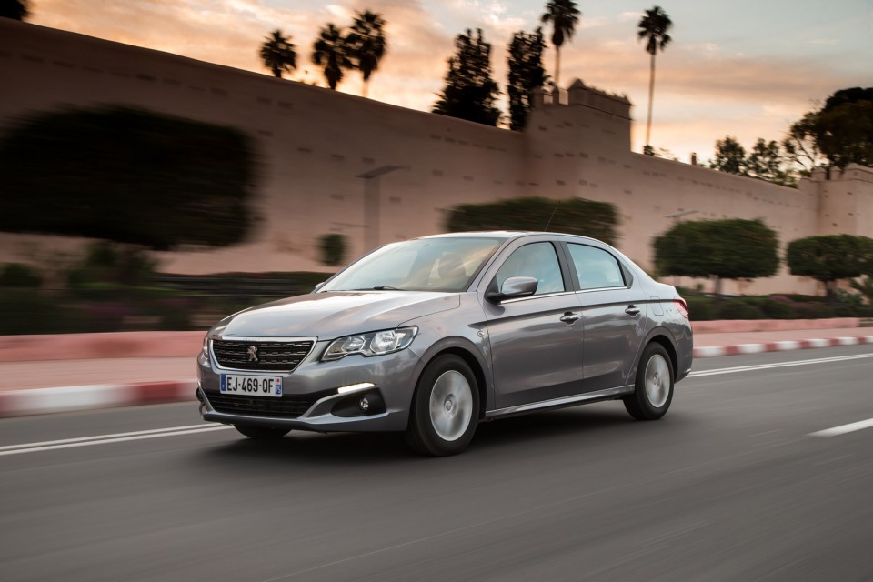 Photo Peugeot 301 I restylée Allure Gris Artense - Essais press