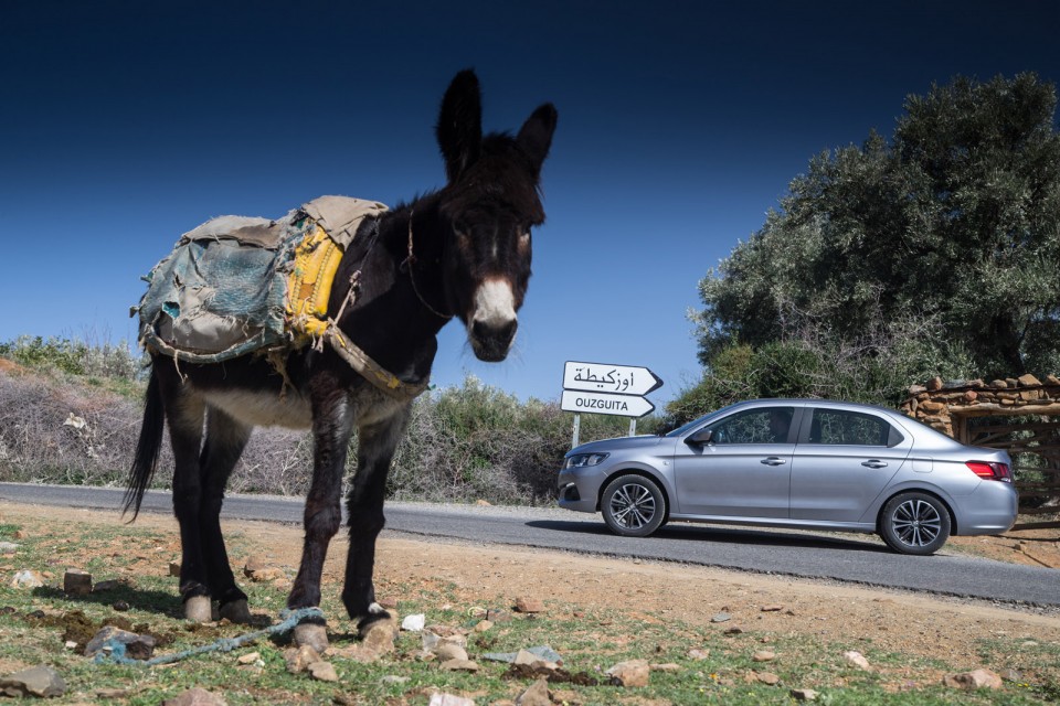 Photo Peugeot 301 I restylée Allure Gris Artense - Essais press