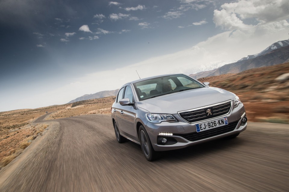 Photo Peugeot 301 I restylée Allure Gris Artense - Essais press