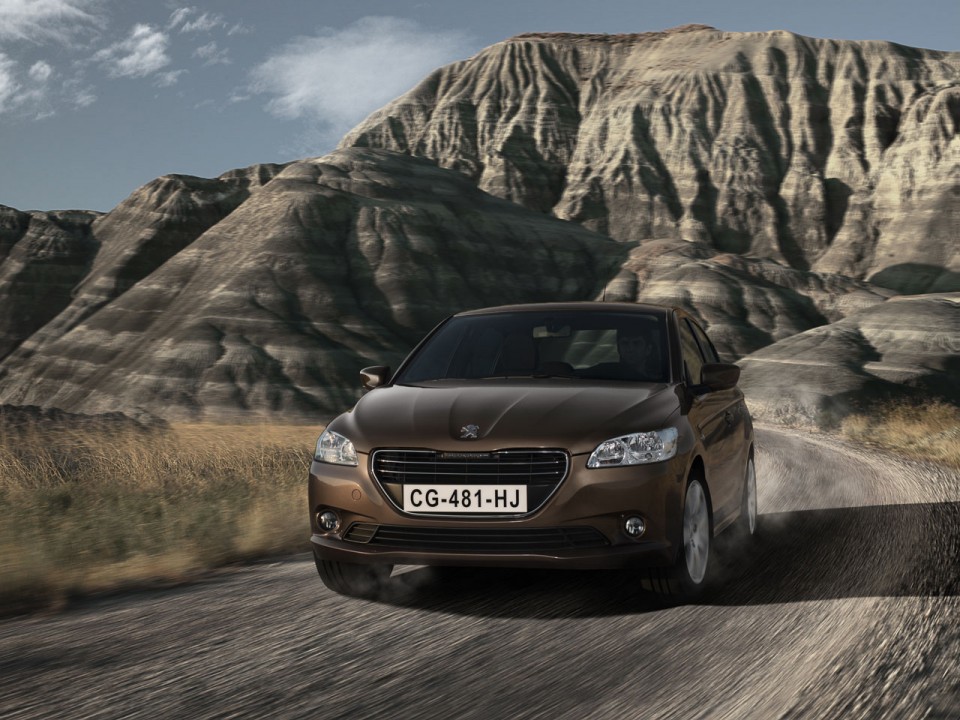 Photo officielle route Peugeot 301 I Brun Rich Oak (2012)