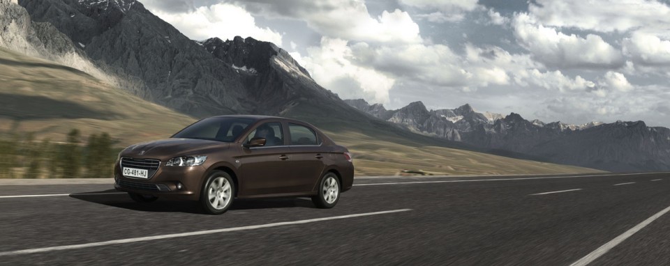Photo 3/4 avant dynamique Peugeot 301 I Brun Rich Oak (2012)