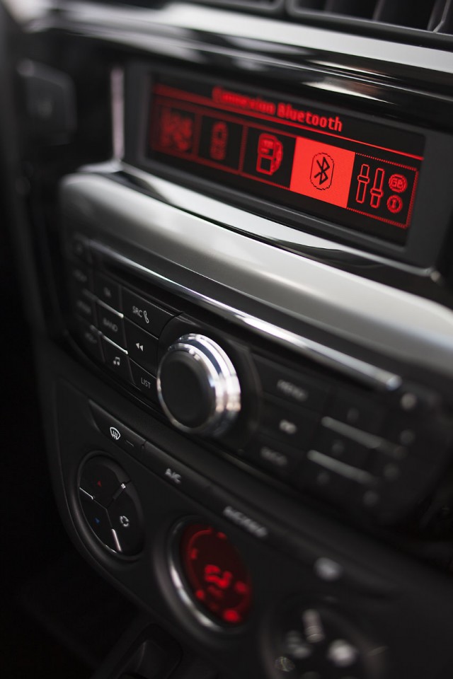 Photo autoradio BlueTooth Peugeot 301 I Brun Rich Oak (2012