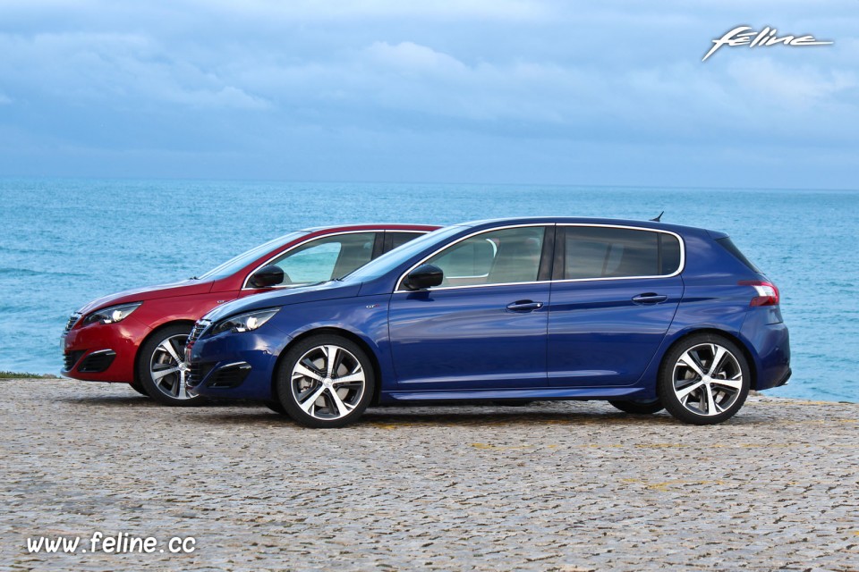 Photo profil Peugeot 308 GT Bleu Magnetic et Rouge Rubi - Essais