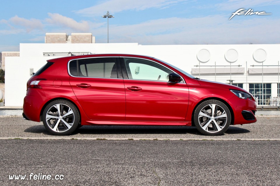 Photo Peugeot 308 GT Rouge Rubi - Essais 2015