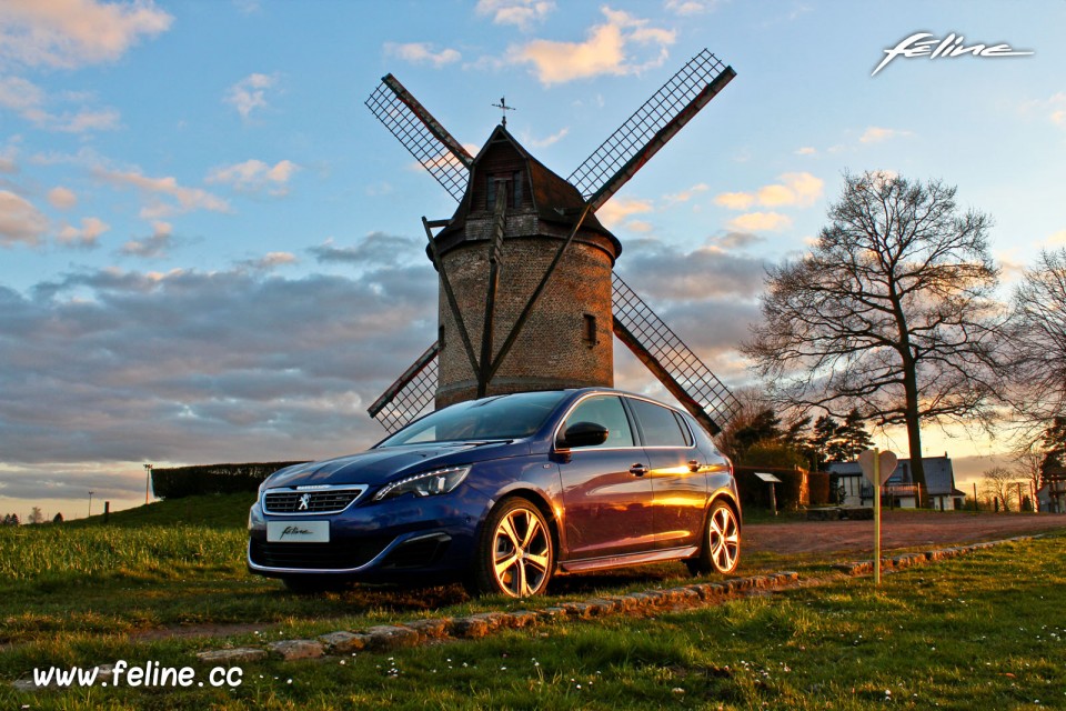 Photo essai Peugeot 308 GT Bleu Magnetic - 2.0 BlueHDi 180