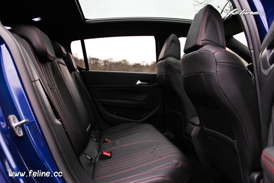 Photo banquette arrière Peugeot 308 GT - 2.0 BlueHDi 180