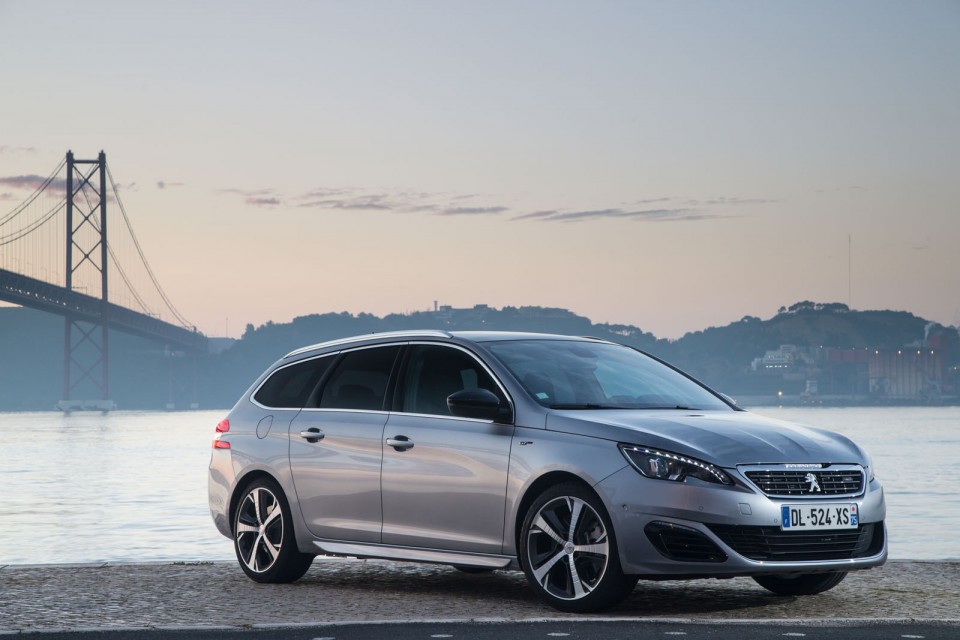 Photo Peugeot 308 SW GT Gris Artense - Essais 2015