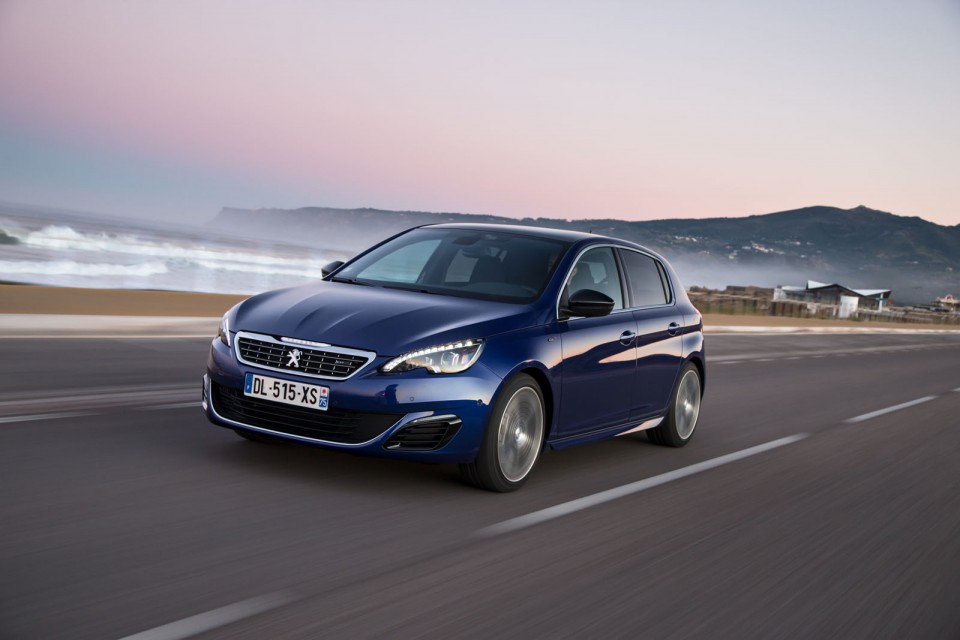Photo Peugeot 308 GT Bleu Magnetic - Essais 2015