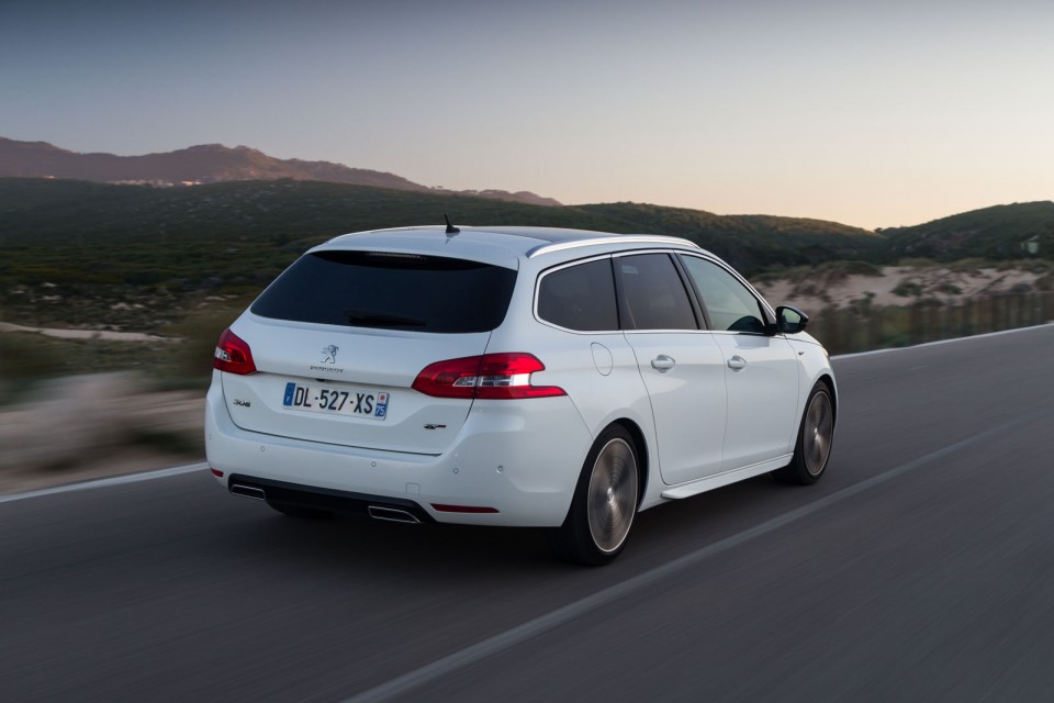 Photo Peugeot 308 SW GT Blanc Nacré - Essais 2015