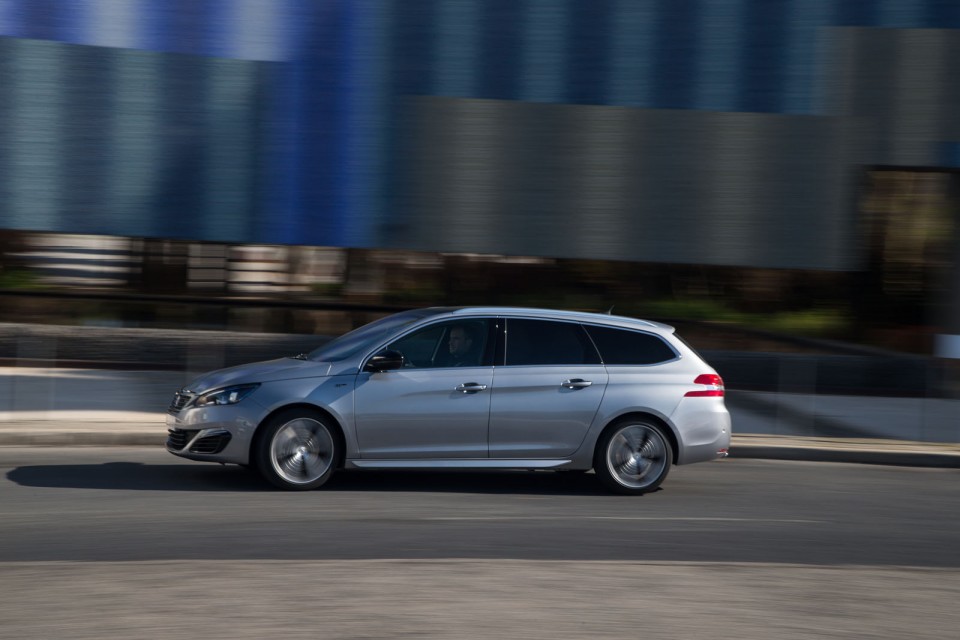 Photo Peugeot 308 SW GT Gris Artense - Essais 2015