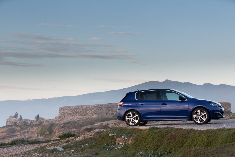 Photo Peugeot 308 GT Bleu Magnetic - Essais 2015